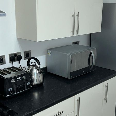 Lovely 1 Bed Apartment In Salford Manchester Exterior foto