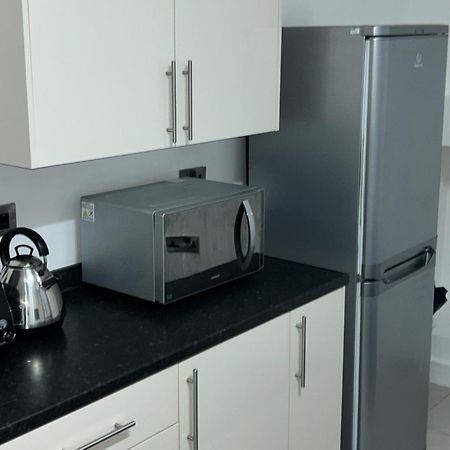 Lovely 1 Bed Apartment In Salford Manchester Exterior foto