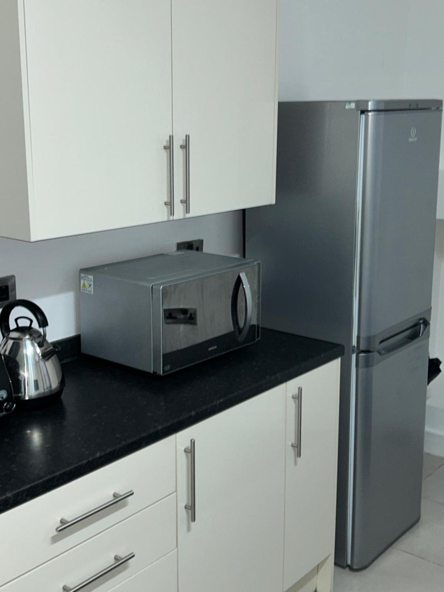 Lovely 1 Bed Apartment In Salford Manchester Exterior foto